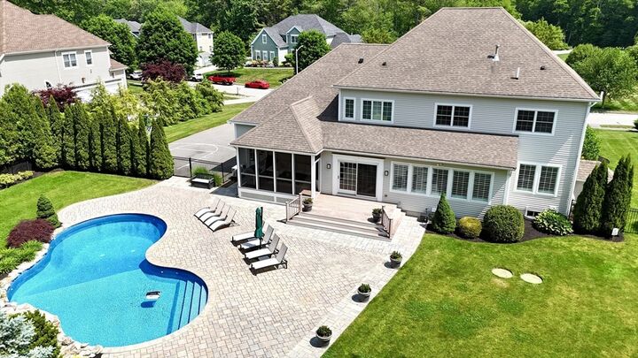 Property Photo: 6 Little Meadow Way MA 01864