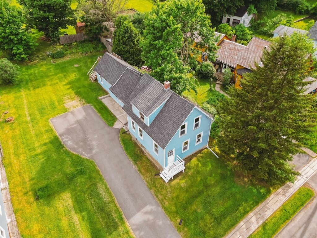 Property Photo:  15 School St  MA 01370 