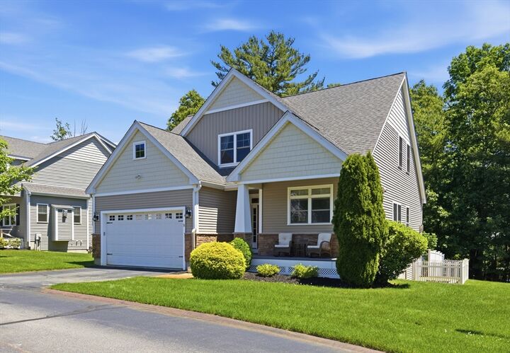 Property Photo:  5 Charles View Ln 5  MA 02053 