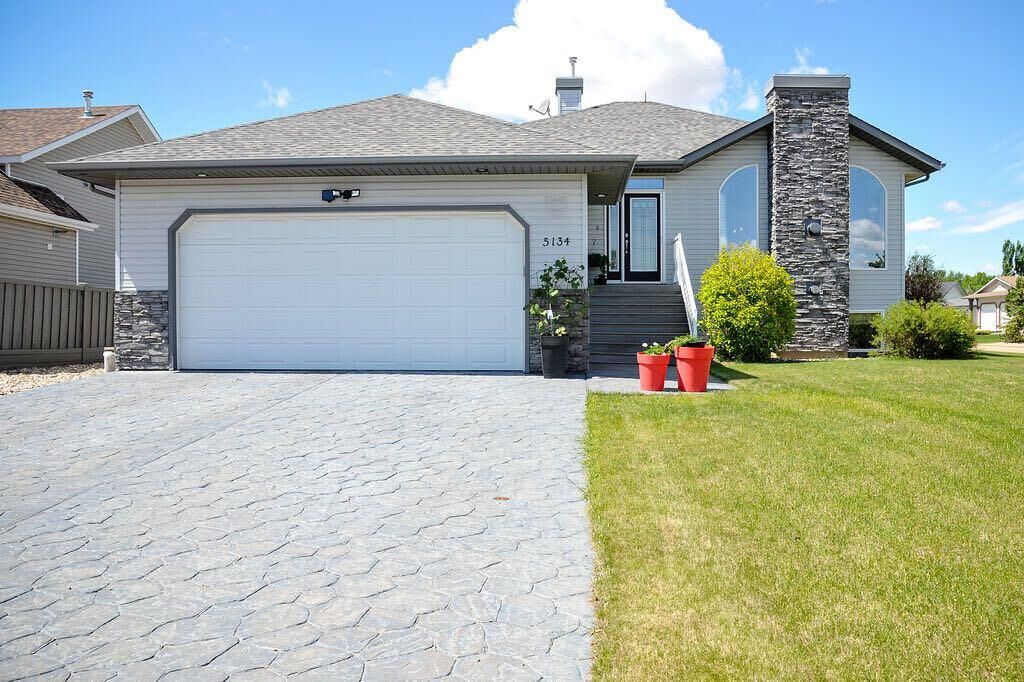 Property Photo: 5134 53 Street AB T0B 1A0