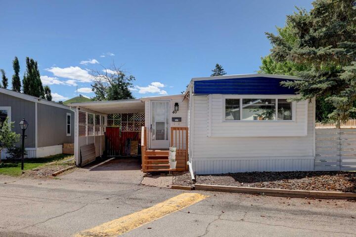 Photo de la propriété: 3223 83 Street NW 40 AB T3N 5M8