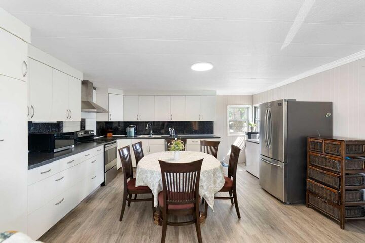 Property Photo: 21 Homestead Way SE AB T1V 1J7
