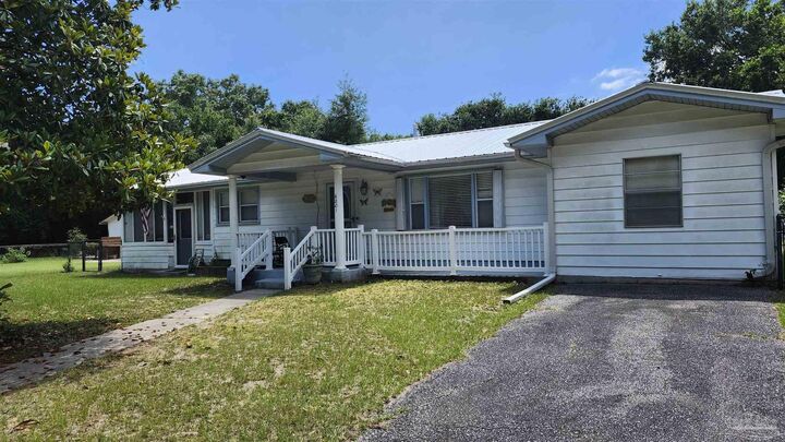 Property Photo:  6801 Vivian Dr  FL 32505 