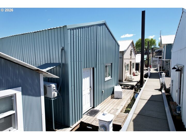 Property Photo:  101 N Boat Basin Rd A-8  OR 97058 