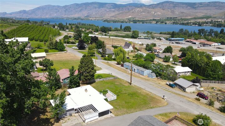 Property Photo:  2108  Deerpath  WA 98844 