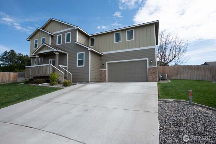 Property Photo:  75  Dresden Court  WA 99362 