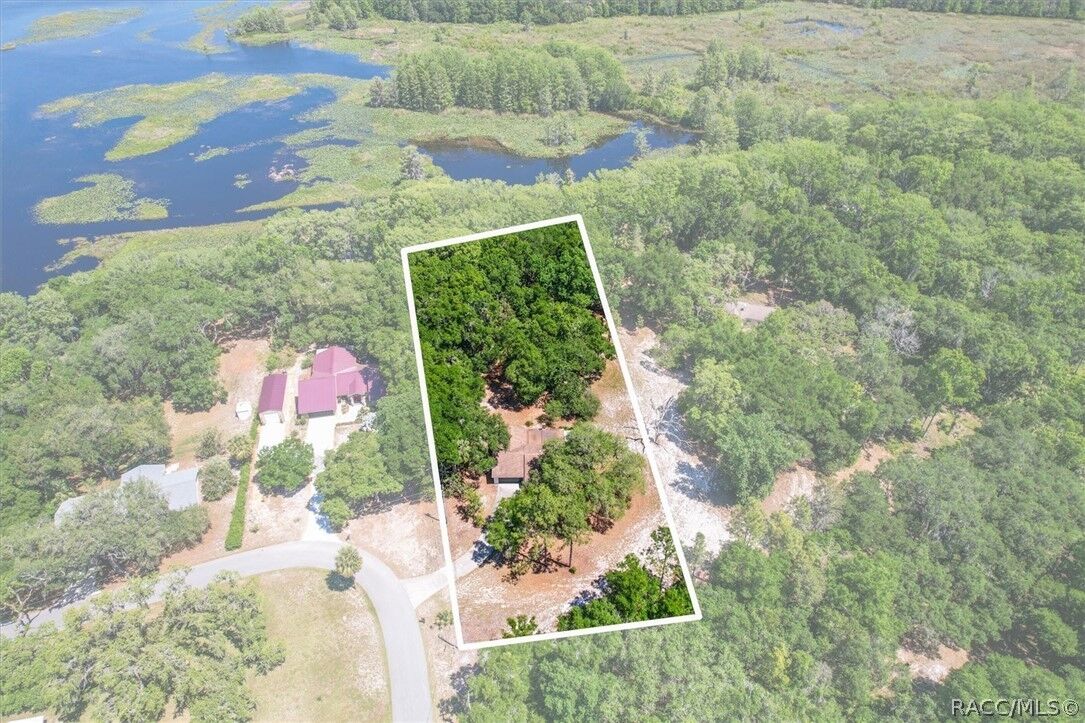 Property Photo:  1255 E Estate Point  FL 34450 
