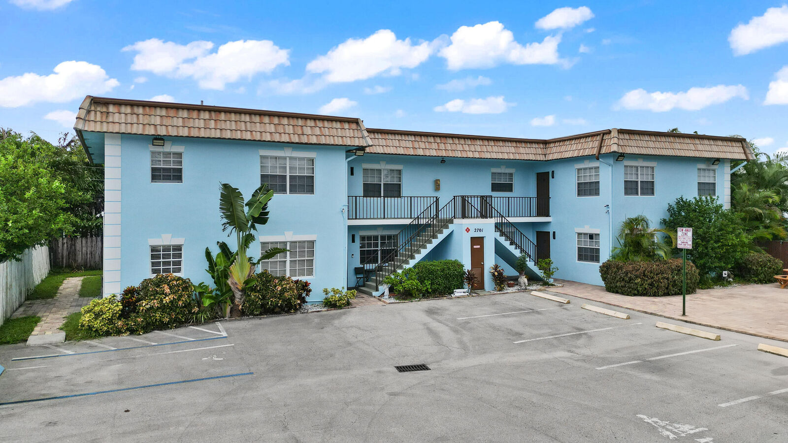 Property Photo: 2701 NE 6th Avenue FL 33334