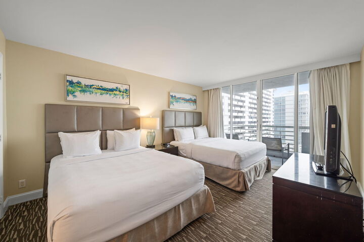 Property Photo:  2670 E Sunrise Boulevard 1109  FL 33304 
