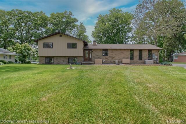 Property Photo:  11770 Sunset Lane  MI 48111 