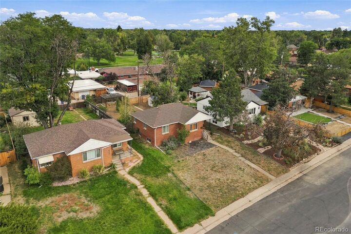 Property Photo:  3300 Bellaire Street  CO 80207 