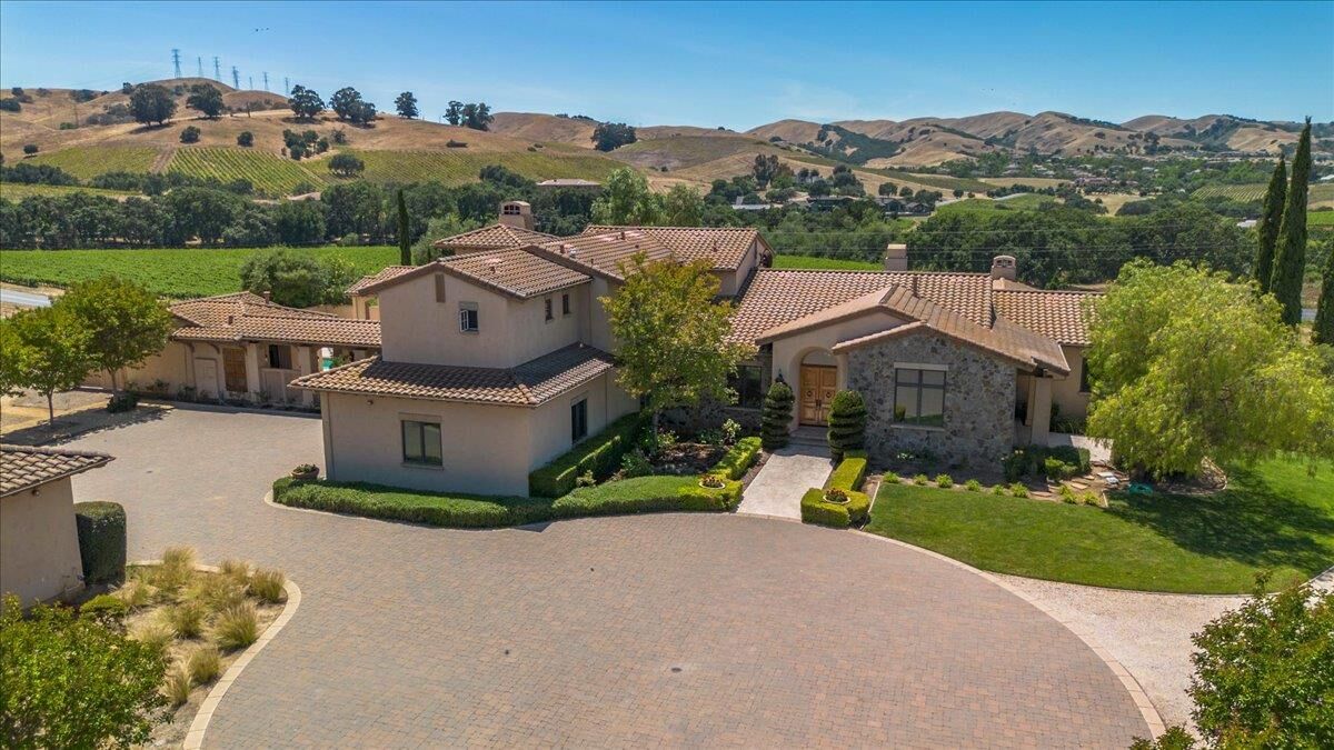 Property Photo: 741 Kalthoff Common CA 94550