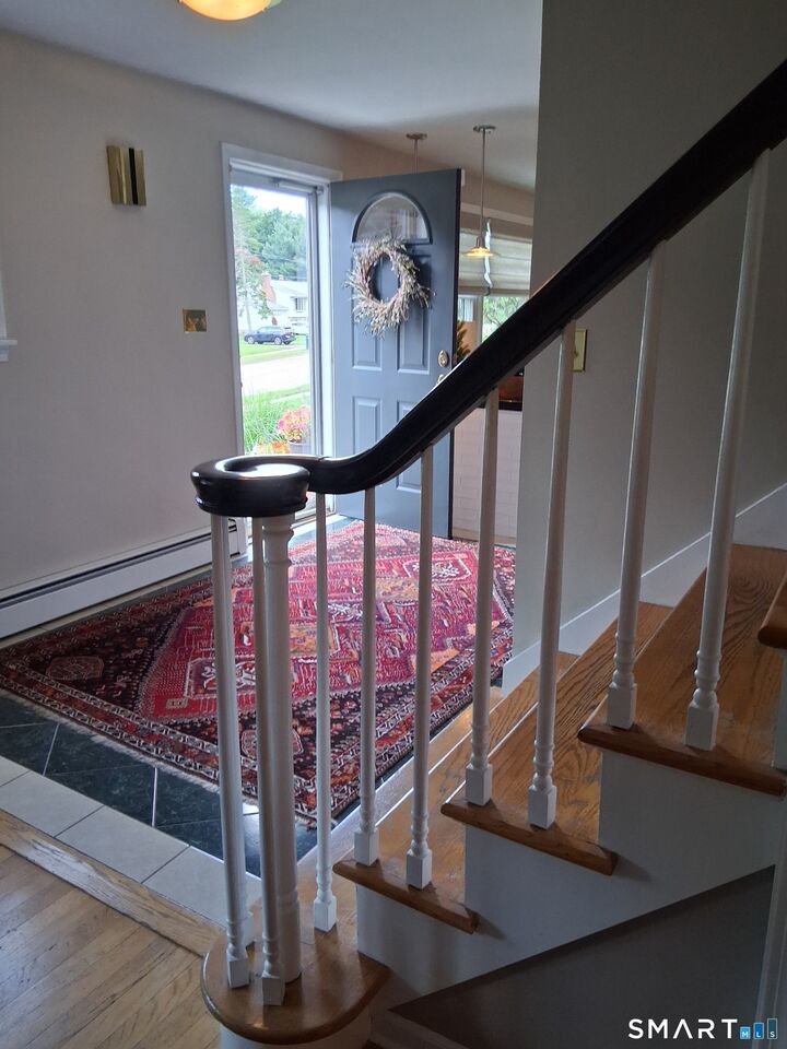 Property Photo:  100 Rolling Ridge Road  CT 06518 