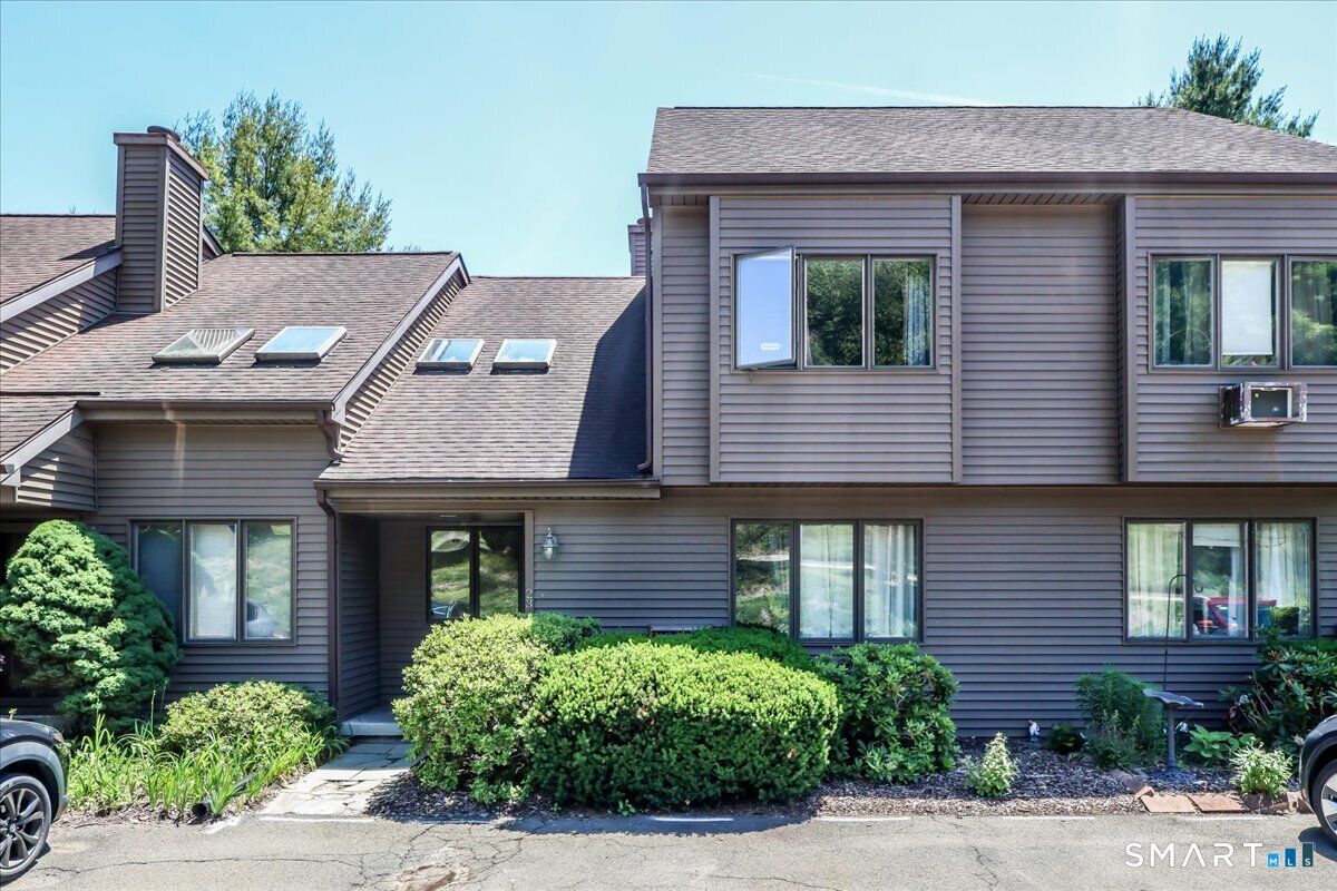 Property Photo: 23 Twin Oaks 23 CT 06776