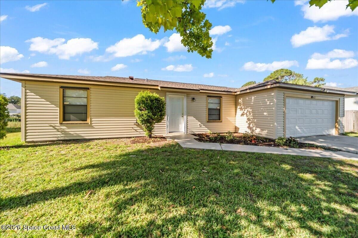 Property Photo:  962 Serenade Street NW  FL 32907 