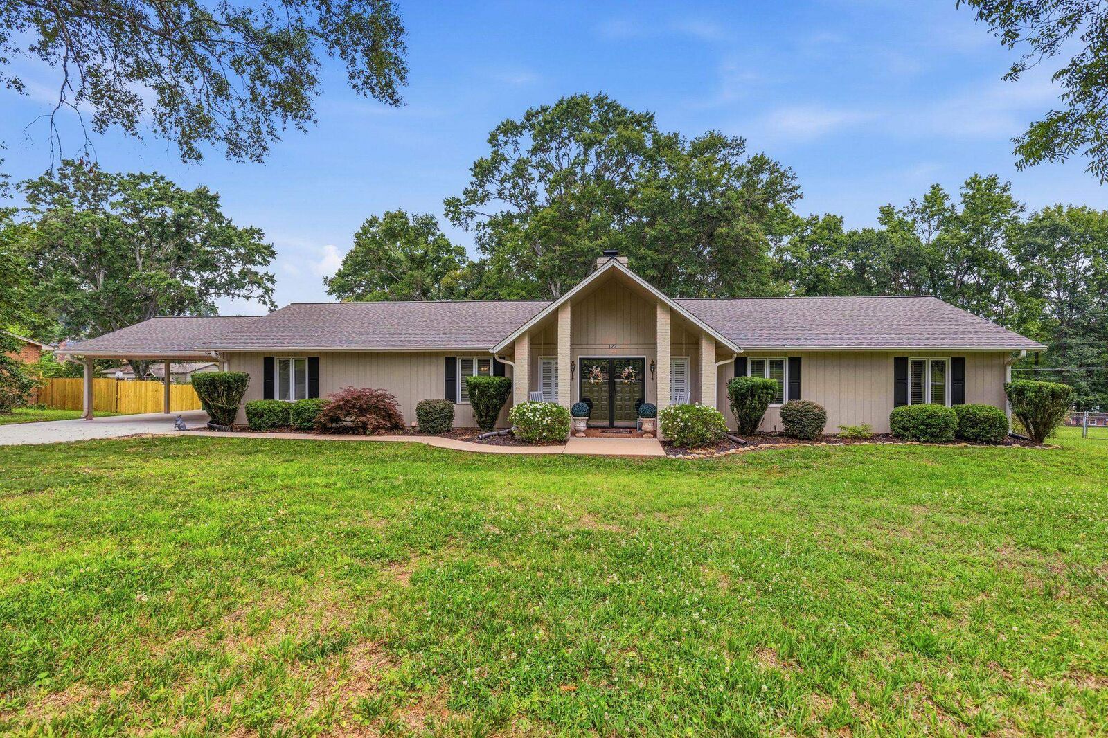 Property Photo: 122 Mabry Road SC 29307