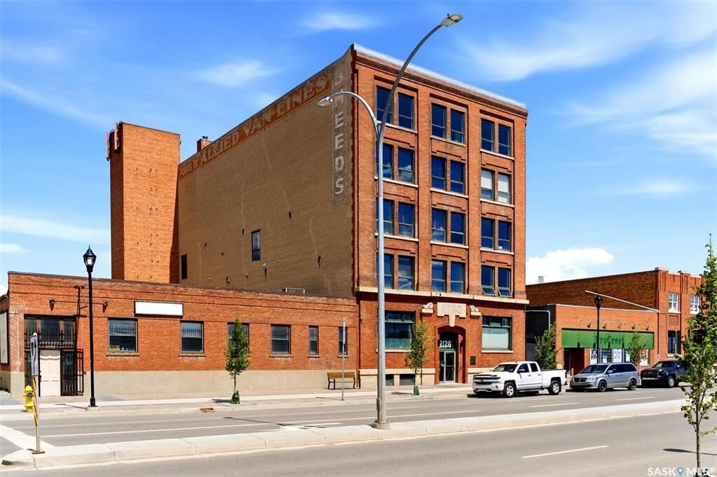 Property Photo: 2128 Dewdney Avenue 101 SK S4R 1H2