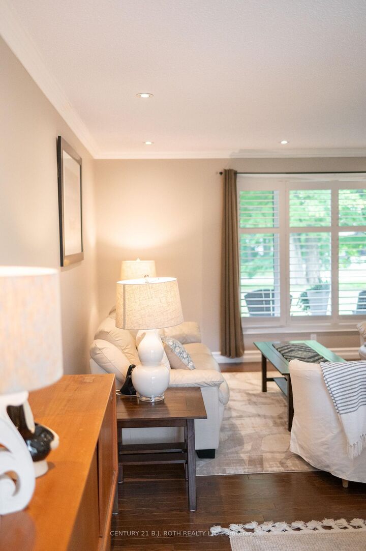 Property Photo:  27 Thicketwood Place  ON L0K 1B0 
