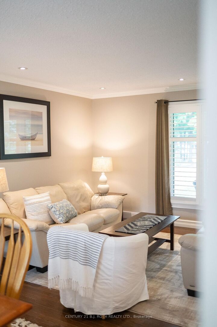 Property Photo:  27 Thicketwood Place  ON L0K 1B0 