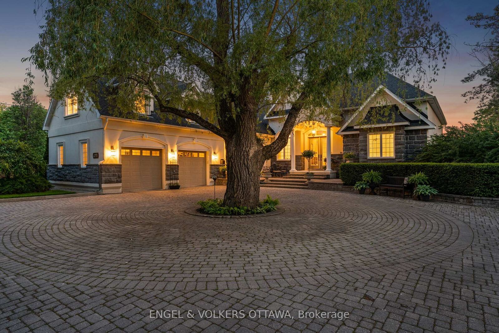 Property Photo: 6197 Ottawa Street ON K0A 2Z0