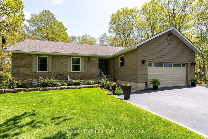 64 Maple Golf Crescent — photo 1