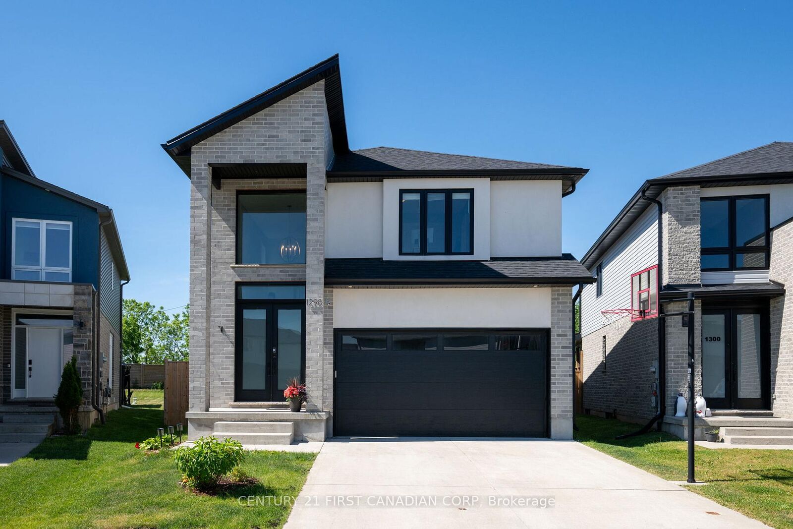 Property Photo: 1298 Sandbar Street ON N6G 5K3