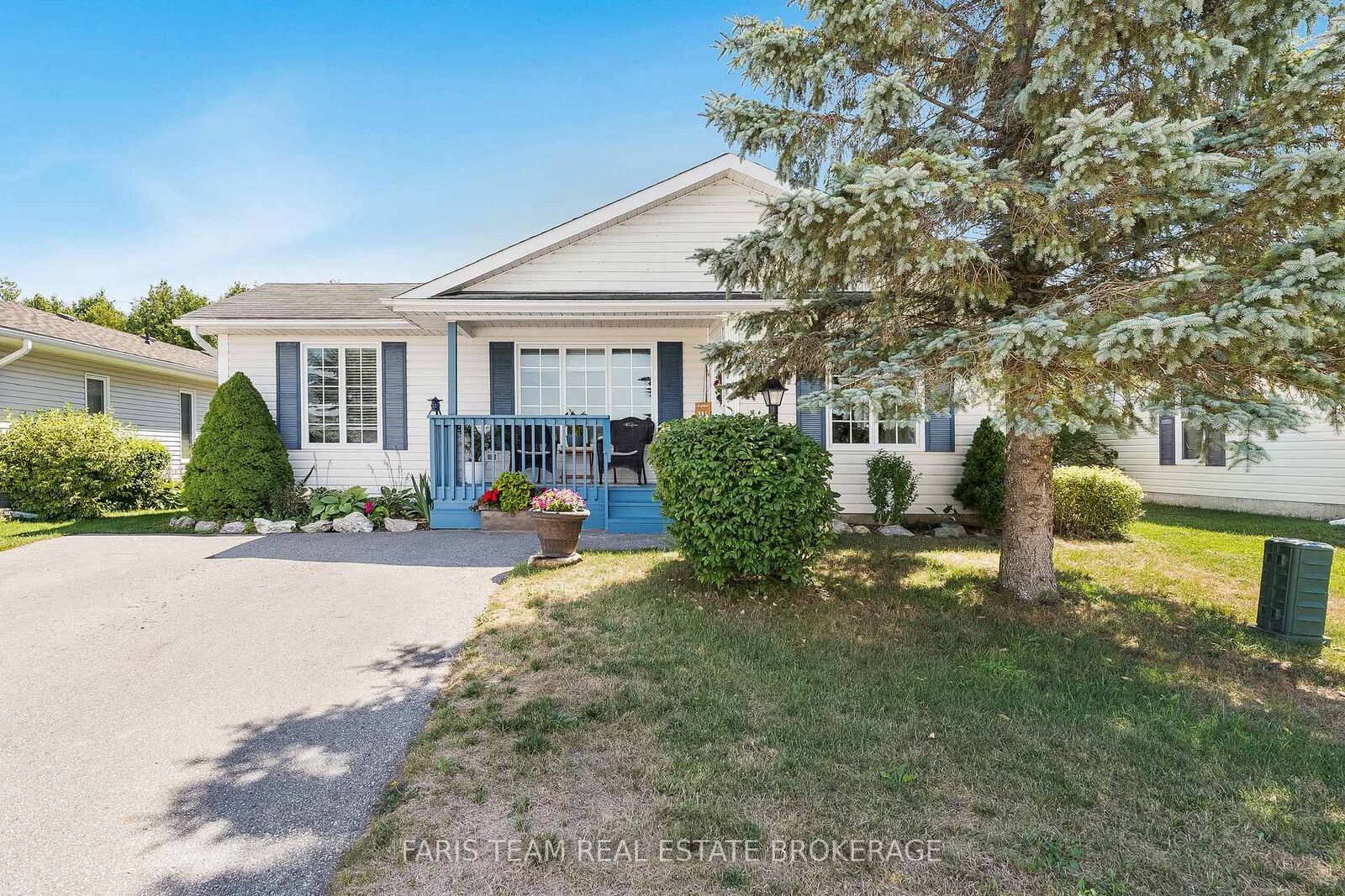 Property Photo: 61 Pennsylvania Avenue ON L9Z 3A8