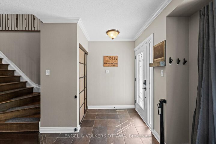 Property Photo: 49 Kittiwake Drive ON K2S 1Z8