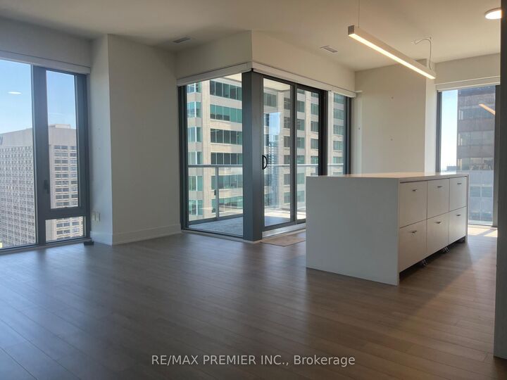 Property Photo: 8 Cumberland Street 3506 ON M4W 1J5