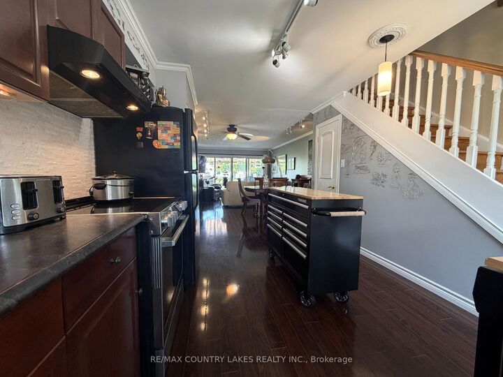 Property Photo: 1 Paradise Boulevard 11 ON L0K 1B0