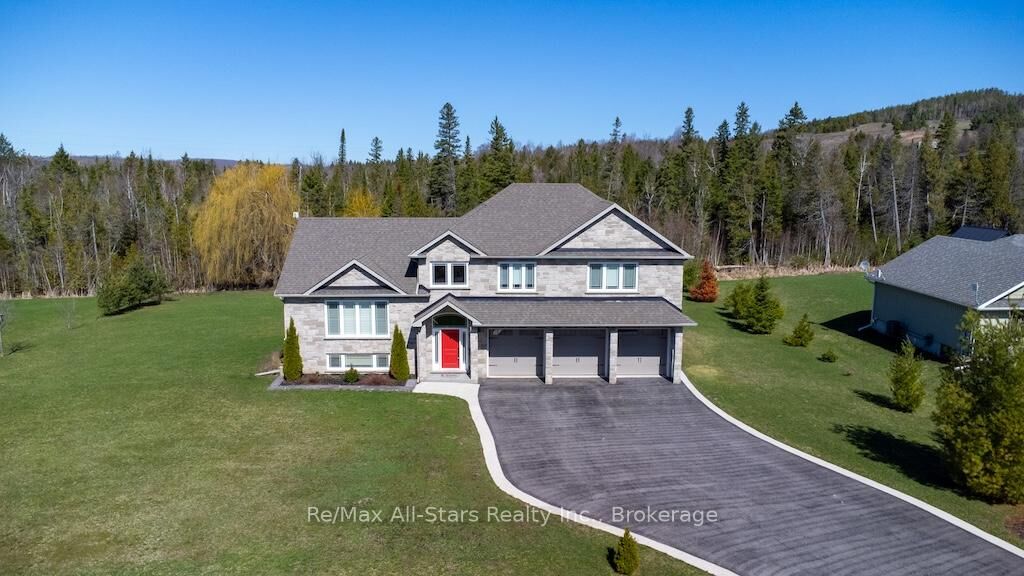 Property Photo: 15 Rustlewood Avenue ON L0A 1A0