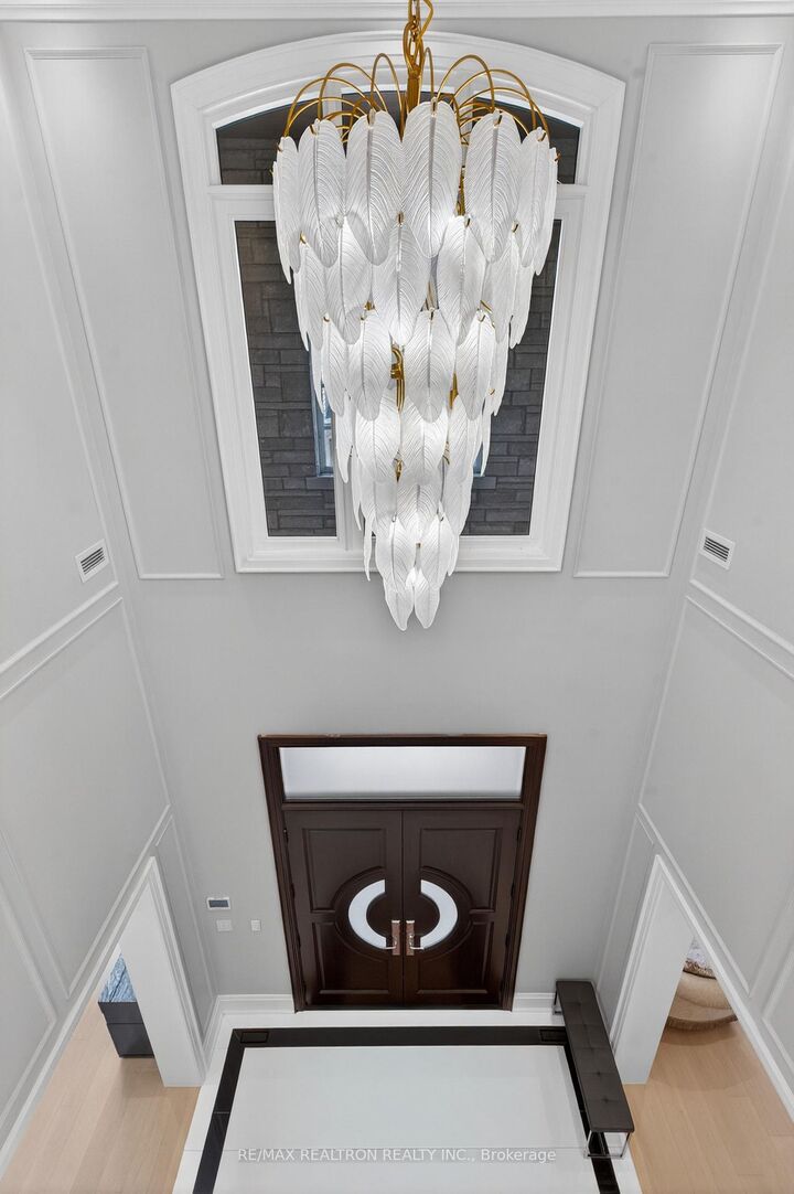 Property Photo: 17 Pebblelane Court ON L4C 6X2