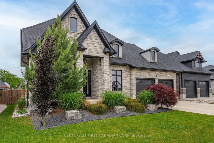 Property Photo: 8 Oscar Davis Court ON N7G 0G3