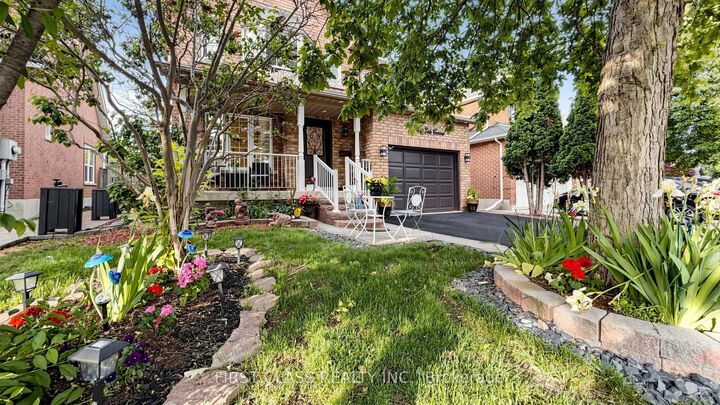 Property Photo:  2407 East Gate Crescent  ON L6H 6L1 