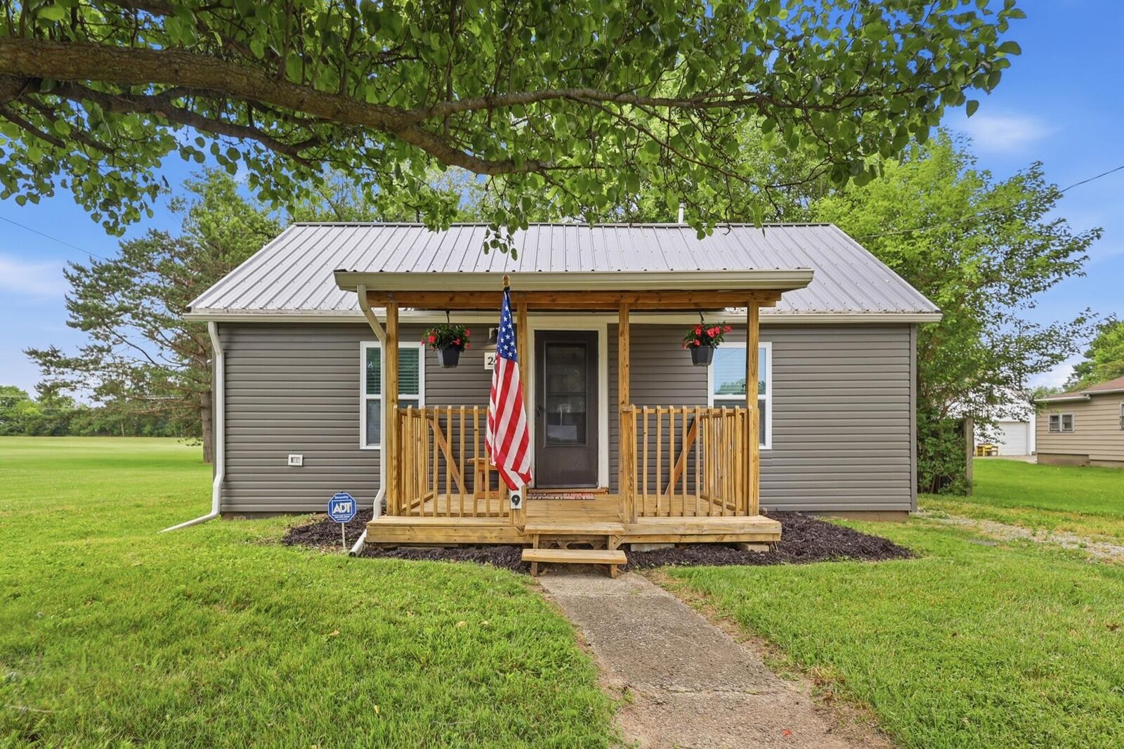 Property Photo: 249 W Mound Street OH 45368