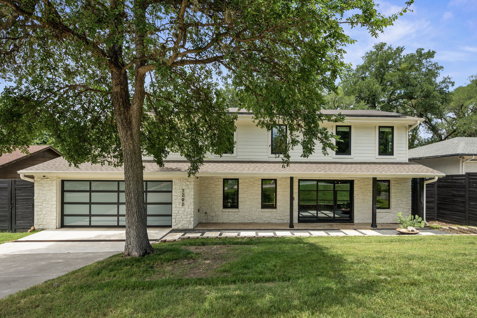 Property Photo: 7202 Meadowood Drive TX 78723