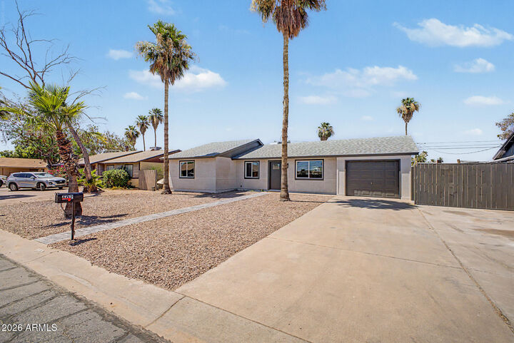 Property Photo:  602 E Osage Avenue  AZ 85119 