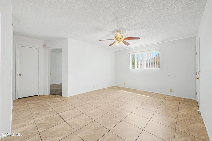Property Photo: 2931 E Beck Lane 1 AZ 85032