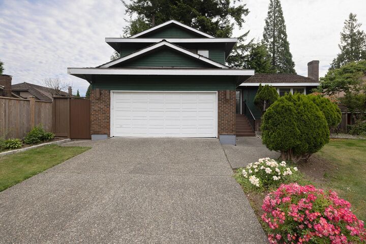 11612 Summit Crescent — photo 1