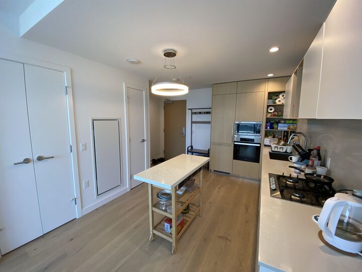 Property Photo: 6000 McKay Avenue 3203 BC V5H 0K2