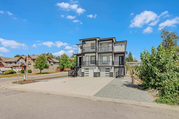 Property Photo: 32711 Antelope Avenue BC V2V 7A9