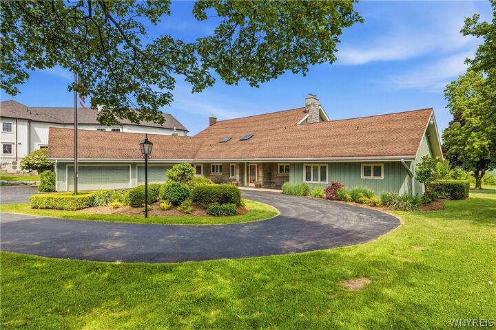 Property Photo:  687 Mountain View Drive  NY 14092 