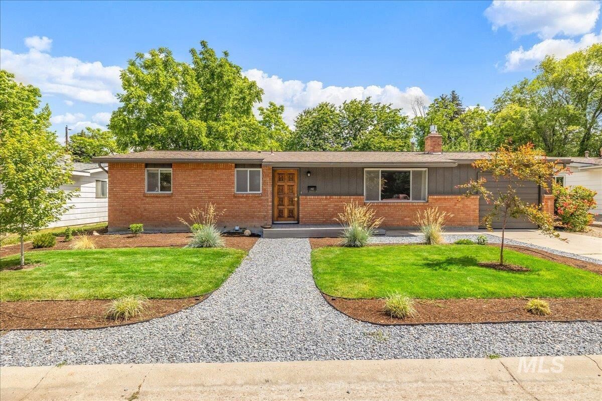 Property Photo:  316 N Gail Cir  ID 83706 