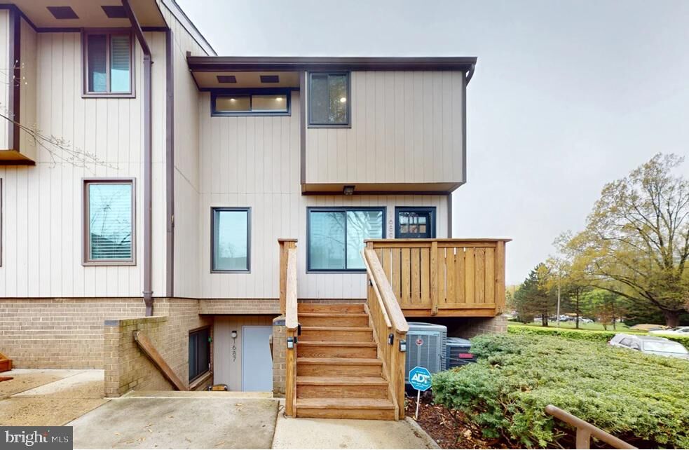 Property Photo:  1689 Westwind Way 182  VA 22102 