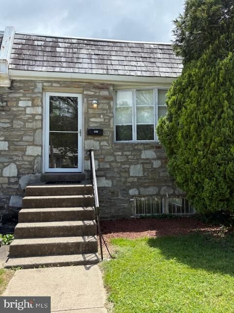 Property Photo: 587 Wanamaker Road PA 19046