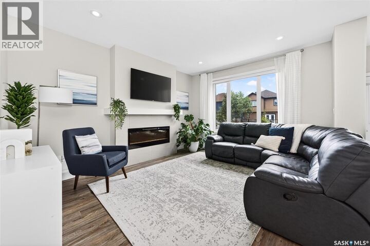 Property Photo:  4809 E Keller Avenue  SK S4V 3S6 