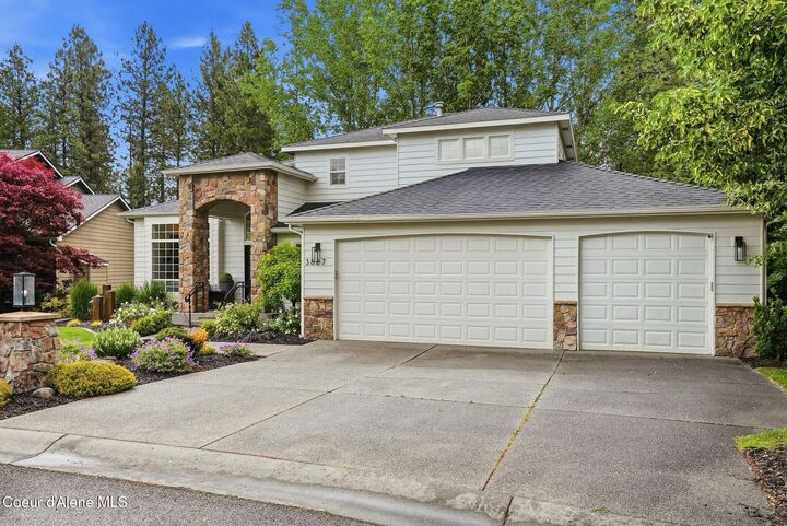 Property Photo:  3827 E Bellerive Ln  WA 99223 
