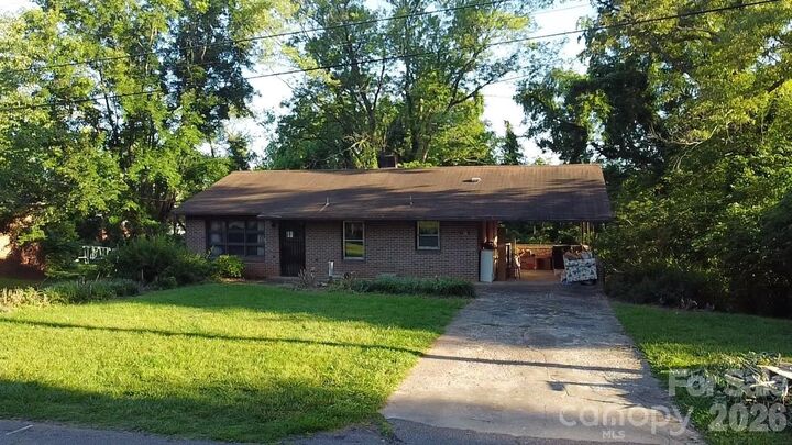 Property Photo: 107 Conley Street NC 28655