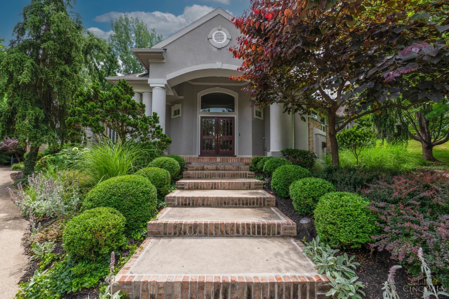 Property Photo:  3 Cloister Court  OH 45208 