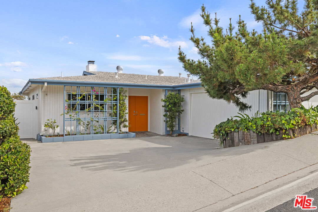 Property Photo: 962 Village Dr CA 91755